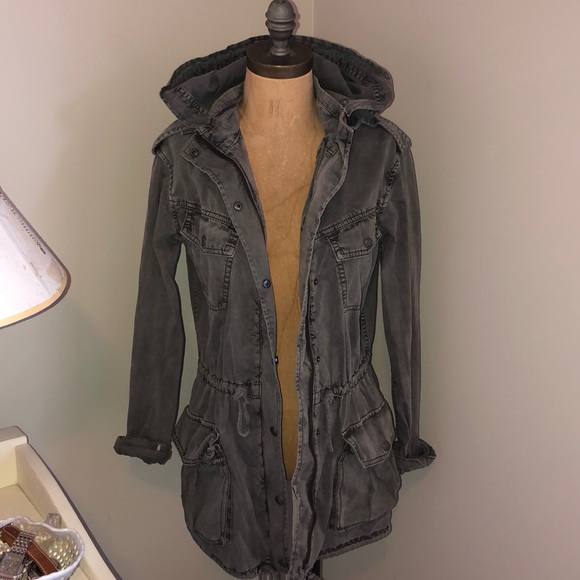 Aritzia Jackets & Blazers - Aritzia Talula TROOPER JACKET XXS fits like Small